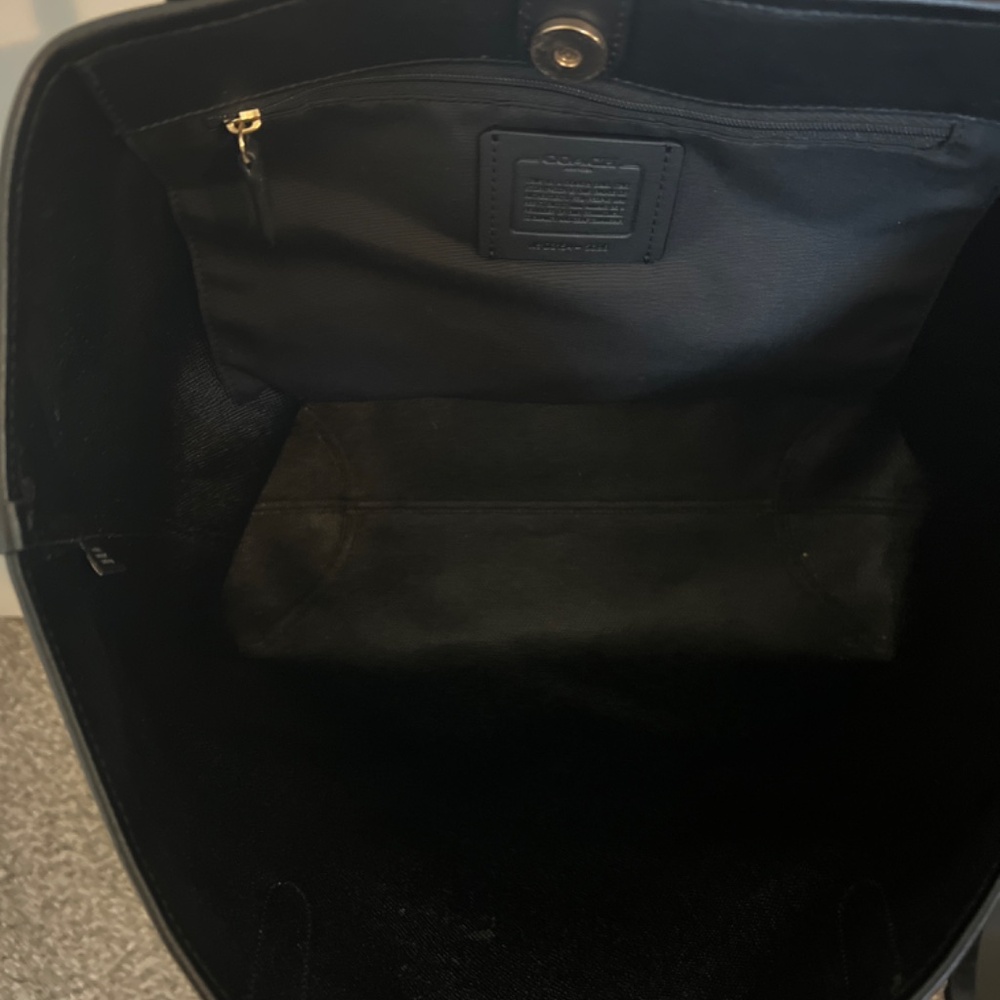 Coach purse - Picture 2 of 3